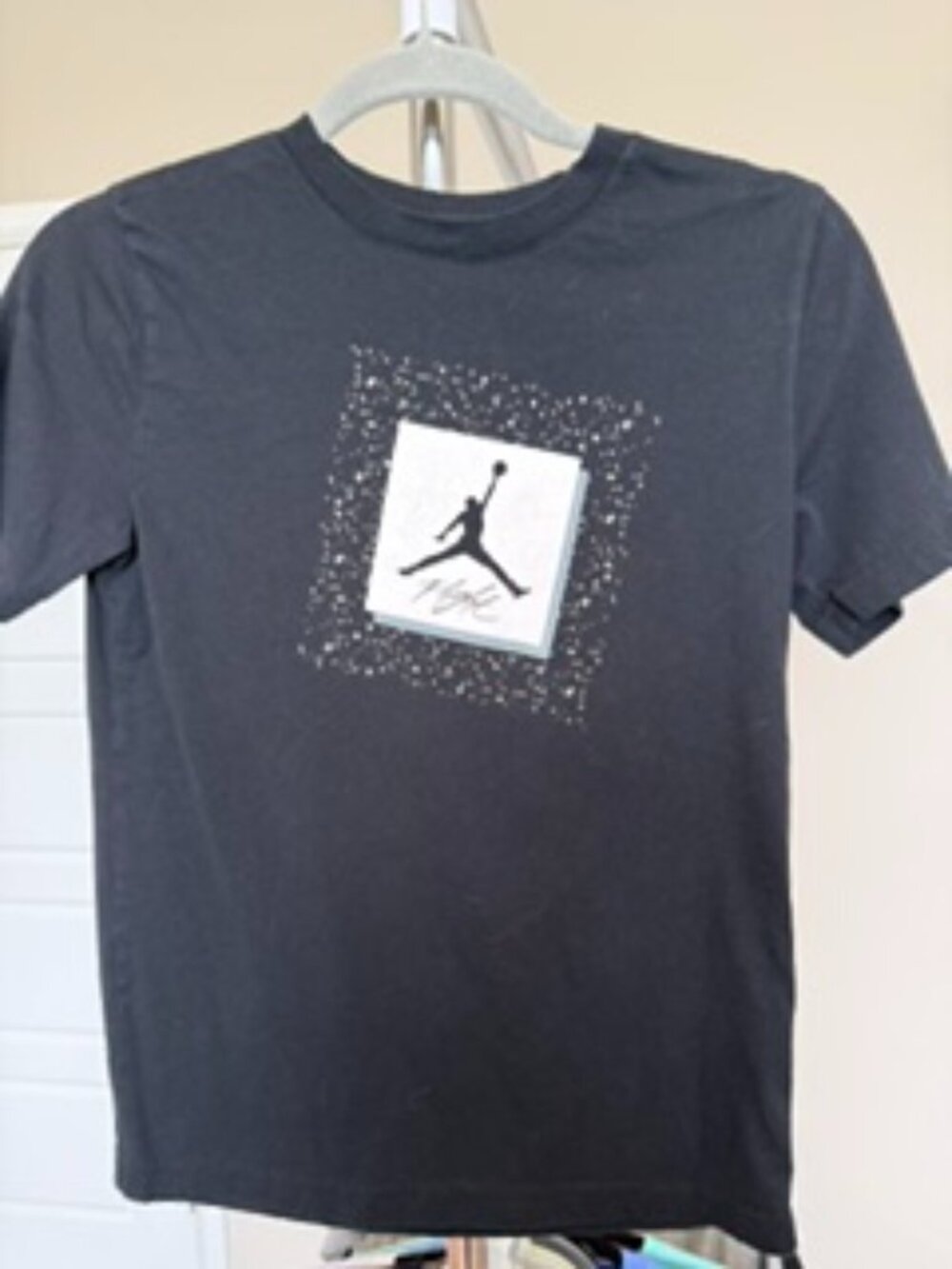 Black Jordan T-shirt Boys Large (12-13)